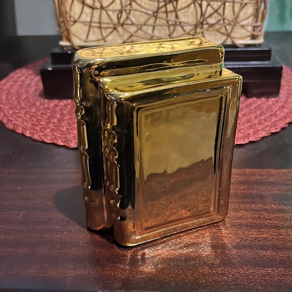 2 Piece Decorative Shelf Decor NWOT - Picture 2 of 6